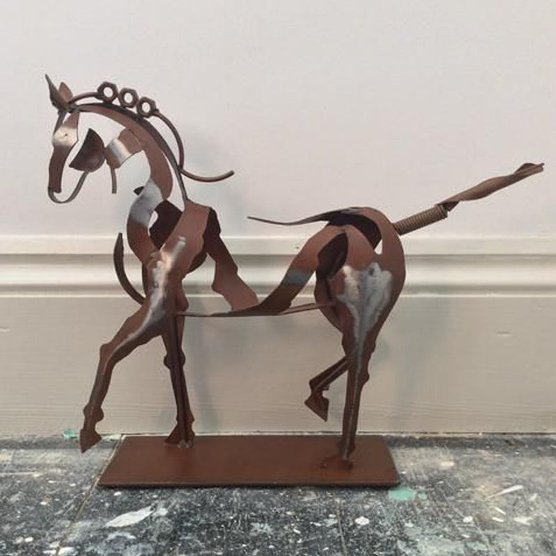 Hohles Pferd-Ornament aus Metall