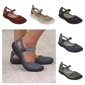 Abgerundete atmungsaktive flache Sandalen