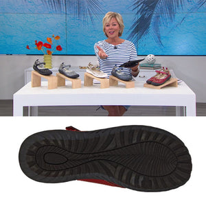 Abgerundete atmungsaktive flache Sandalen