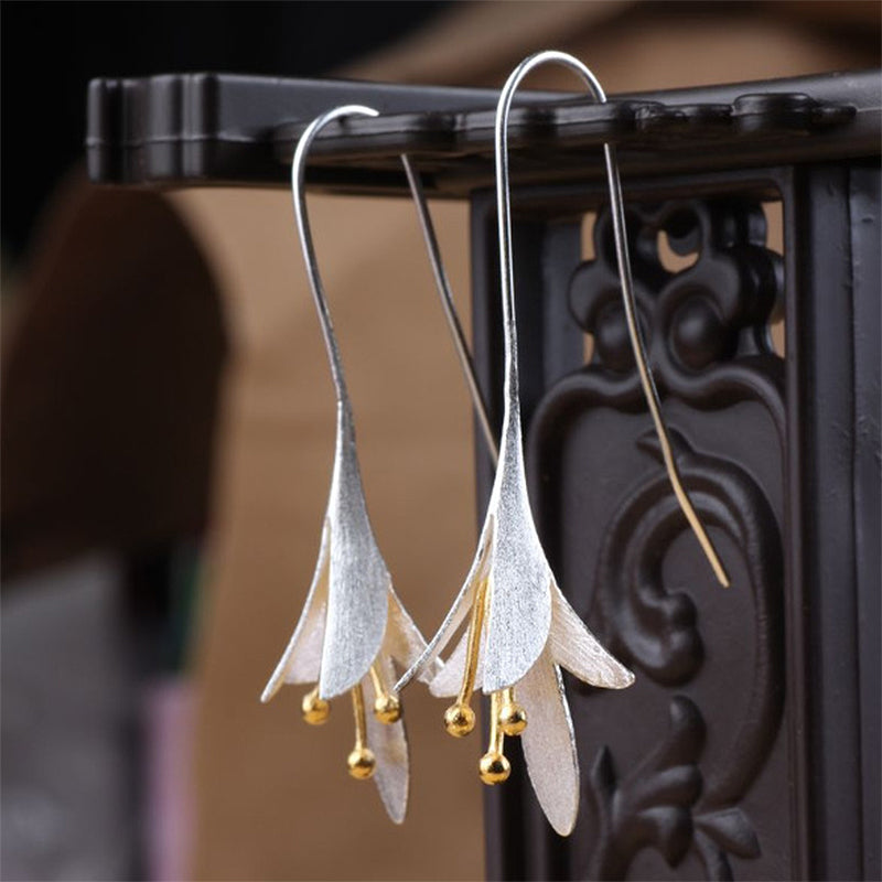 Exquisite Ohrringe mit Blumen
