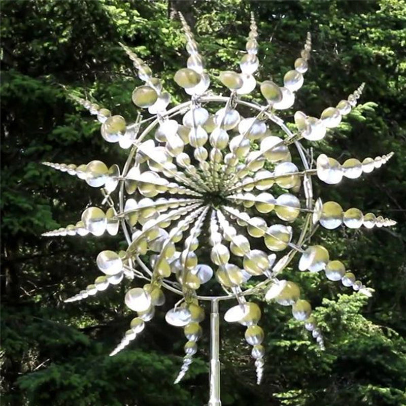 Einzigartige und magische Windmühle aus Metall