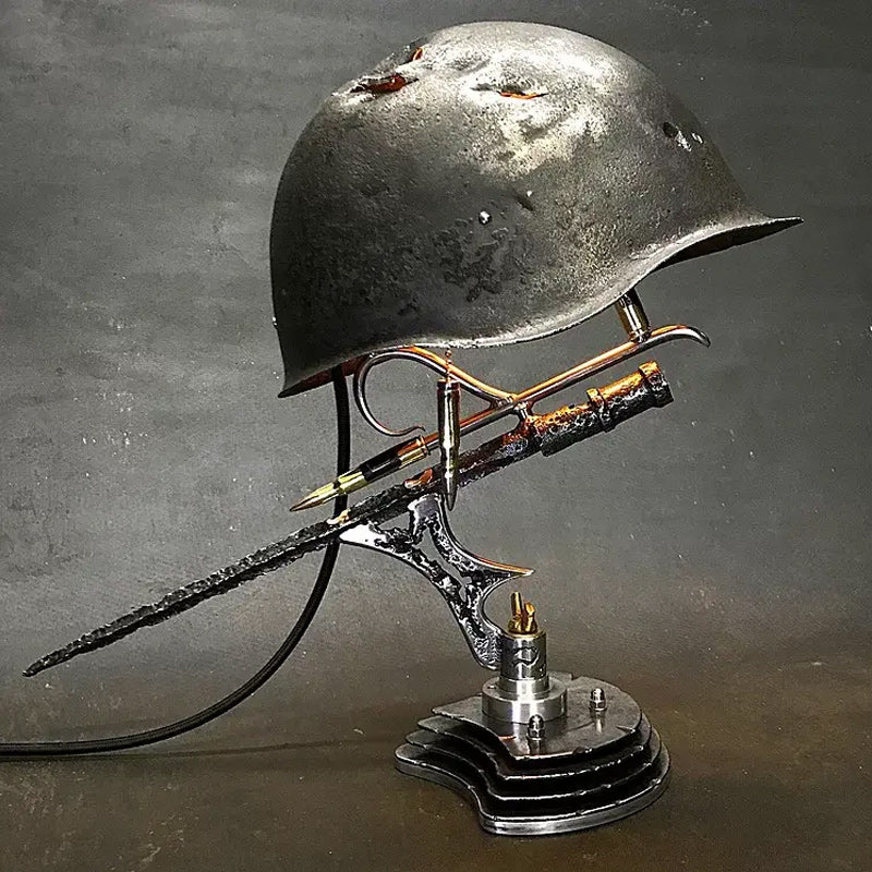 Kriegsrelikte Lampe