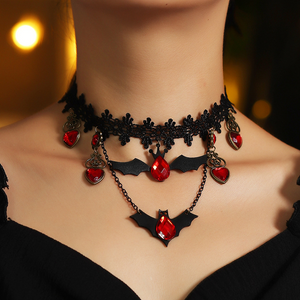 Fledermaus Halskette und Ohrringe