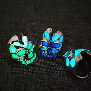 Halloween leuchtender Totenkopf Ring