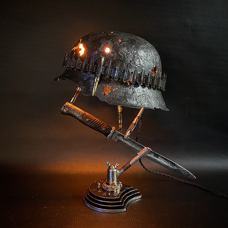 Kriegsrelikte Lampe