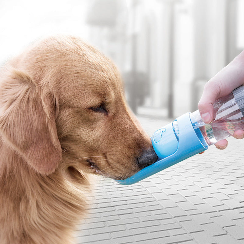 Wasserflasche für Haustiere im Freien