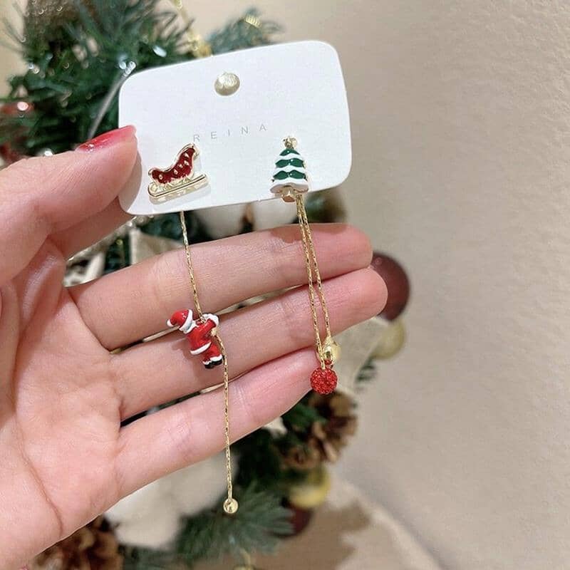 Asymmetrische Weihnachtsmann Quastenohrringe
