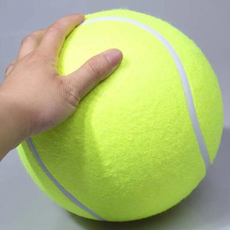 Riesiger Haustierspielzeug-Tennisball