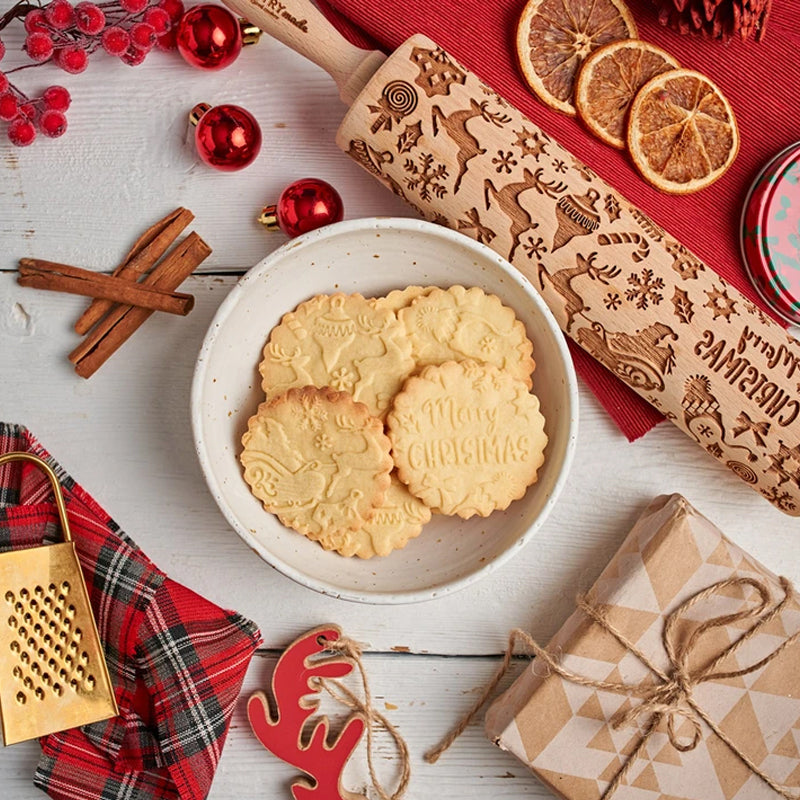 Nudelholz mit Weihnachtsmotiven
