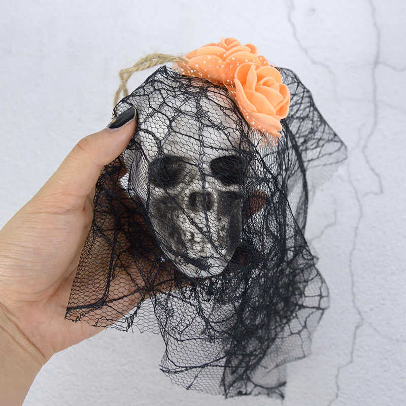 Totenkopfdekoration aus Schaumstoff