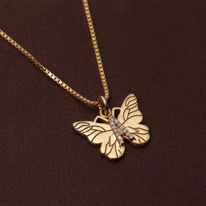 Goldene Halskette In Schmetterlingsform