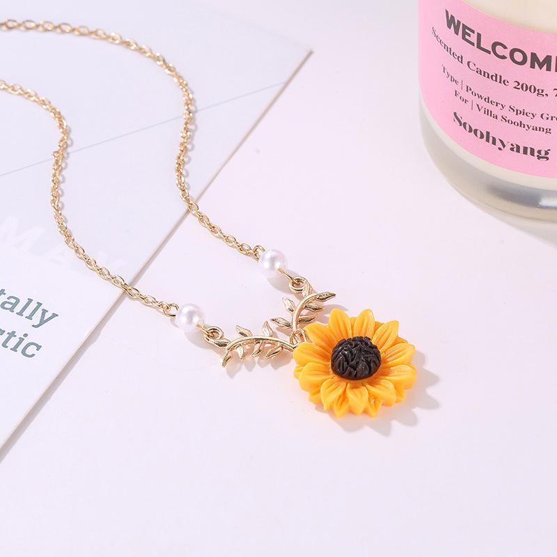 Charmante Perlen-Sonnenblumen-Halskette