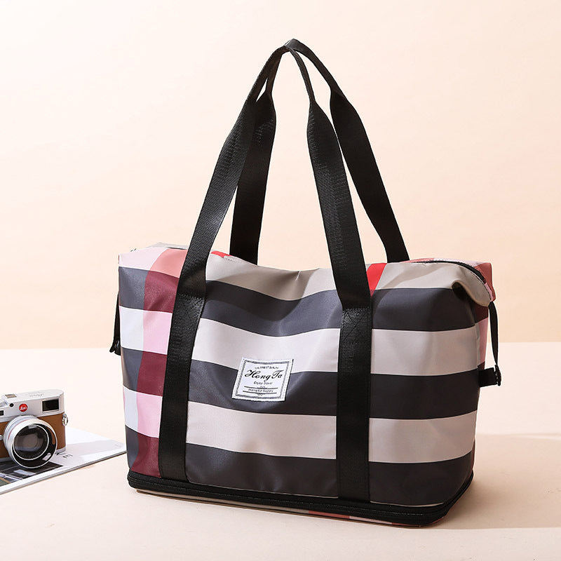 Modische karierte Reisetasche