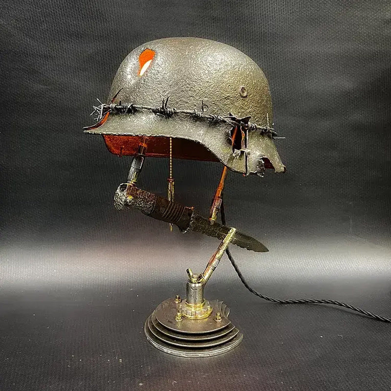 Kriegsrelikte Lampe