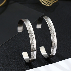 Einfaches Armband aus Edelstahl