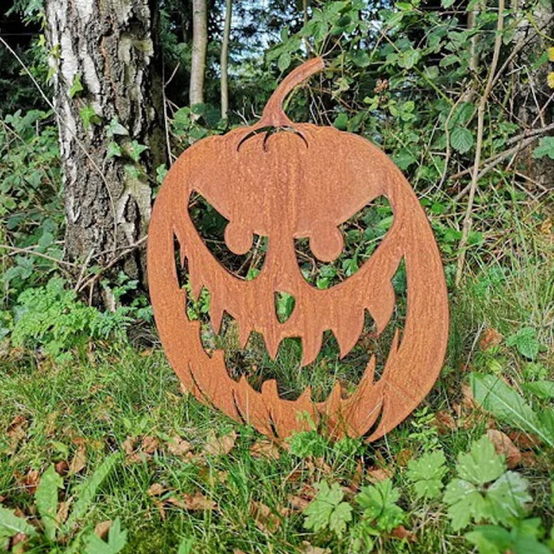 Kreative Kürbis Dekoration im Garten