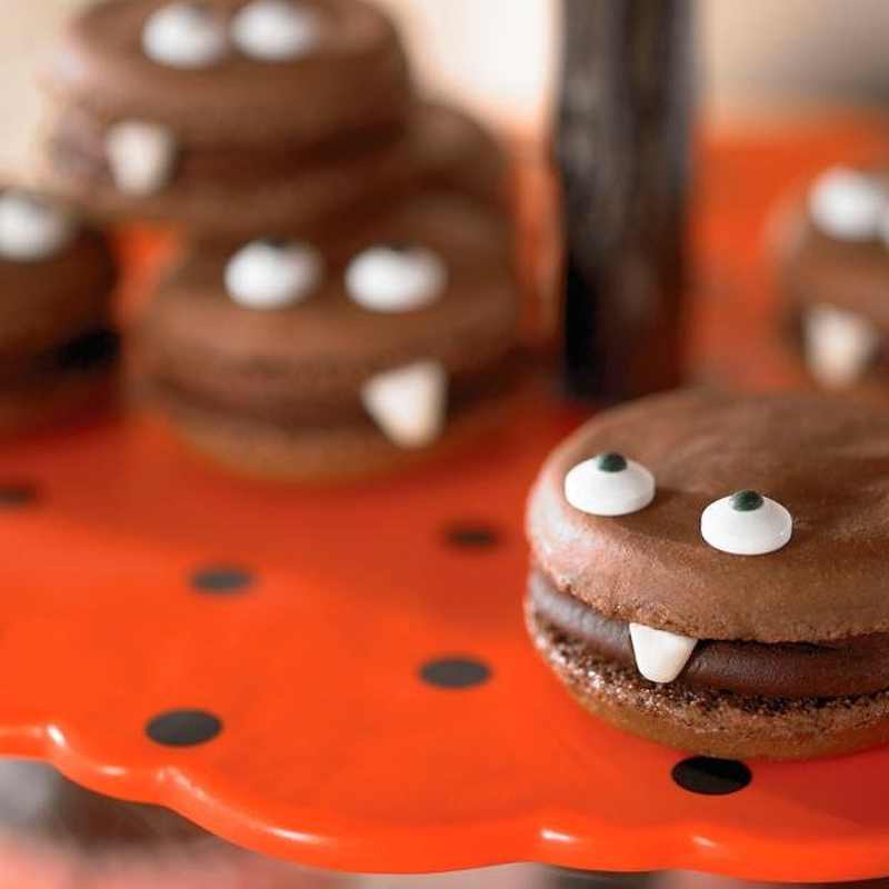 Halloween kreativer Besen Tisch