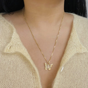 Goldene Halskette In Schmetterlingsform
