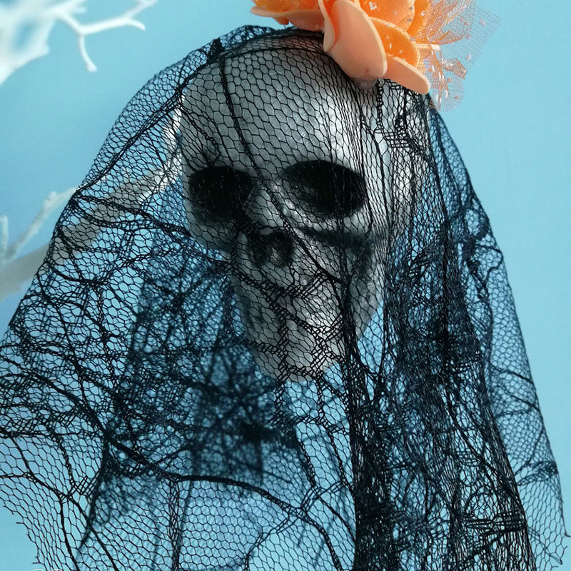 Totenkopfdekoration aus Schaumstoff