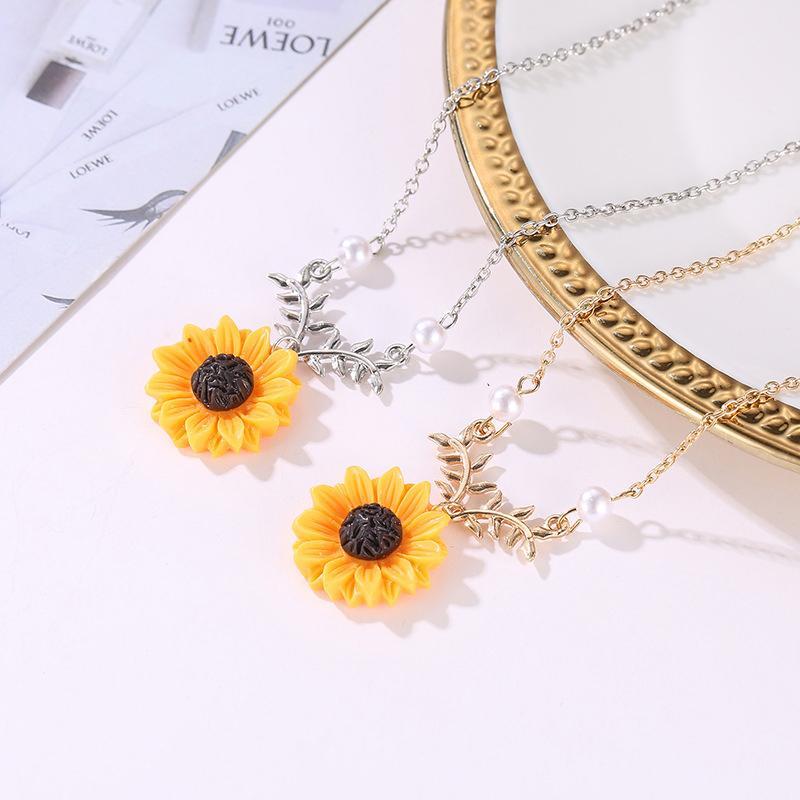 Charmante Perlen-Sonnenblumen-Halskette