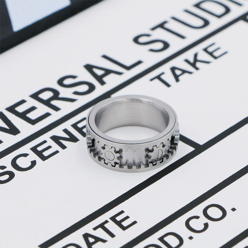Exquisiter Zahnradförmiger Ring
