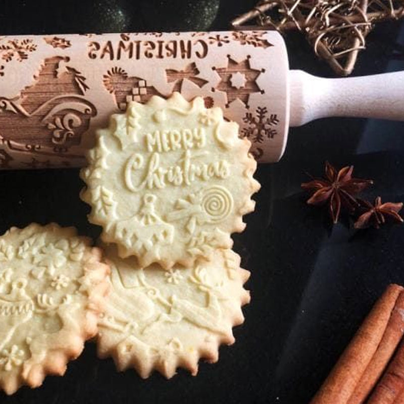 Nudelholz mit Weihnachtsmotiven
