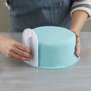 Werkzeug zur Oberflächenbehandlung von Kuchen