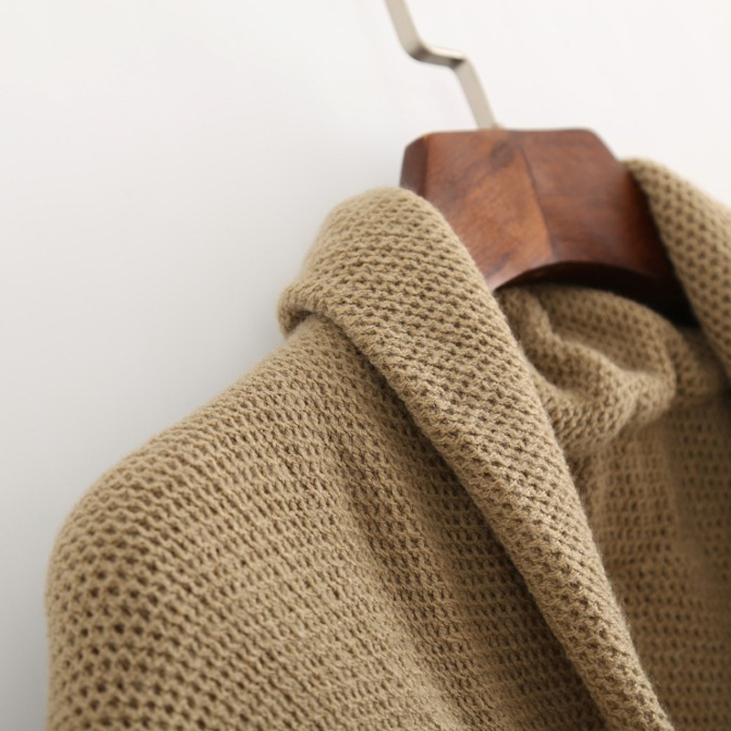 Strickjacke mit Knöpfen